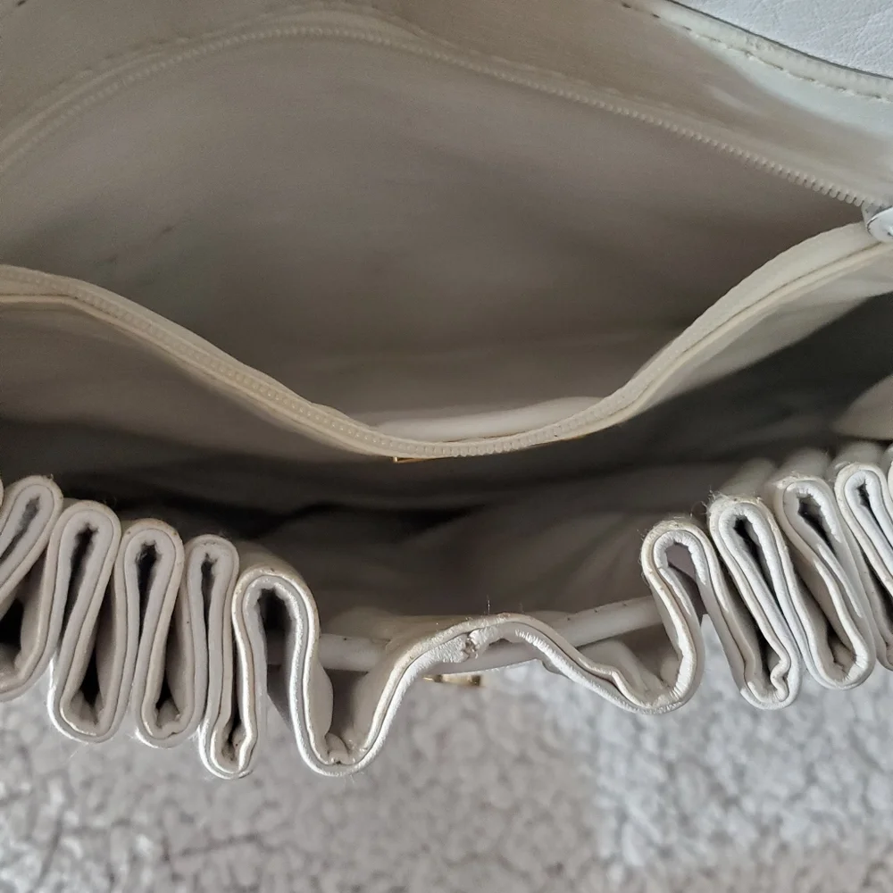 Vintage 50's Clemente leather white purse ruffle bow shoulder bag EXCELLENT COND - Picture 8 of 10